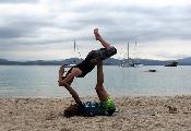 Acroyoga in der Cala Corsara