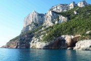 Traumhafte Ausblicke auf die Küste bei dem Sardinien/Korsika Segeltörn.